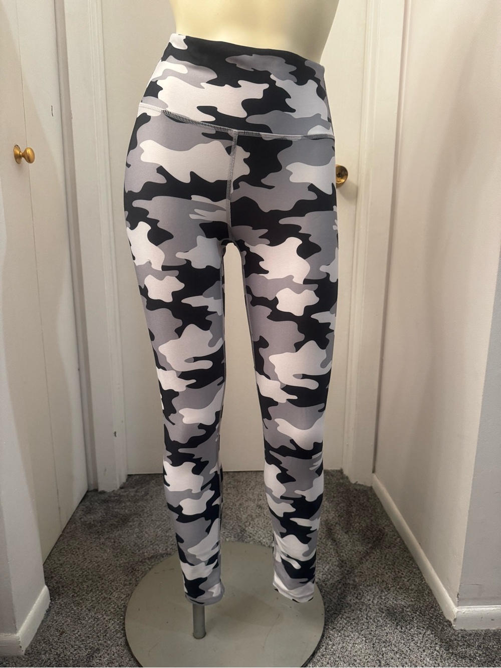 Kyodan Grey & Black Camo High-Waist Leggings